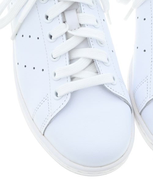 adidas รองเท้าผ้าใบ