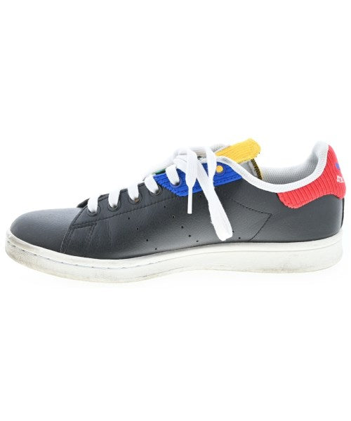 adidas รองเท้าผ้าใบ