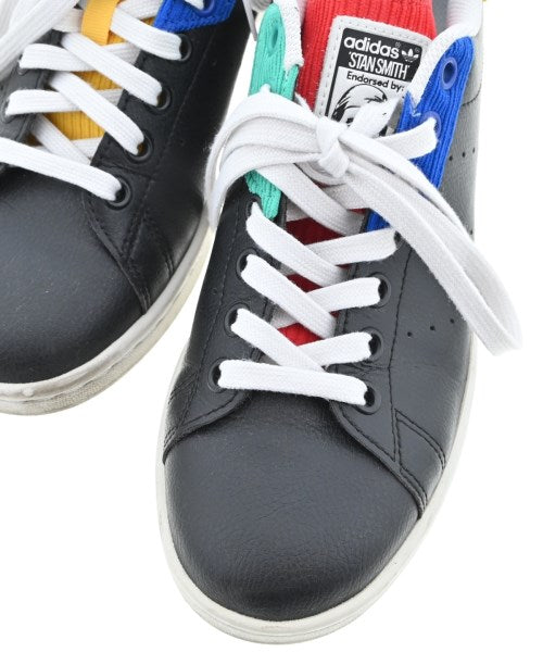 adidas รองเท้าผ้าใบ
