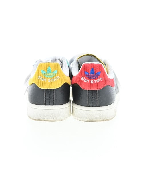 adidas รองเท้าผ้าใบ