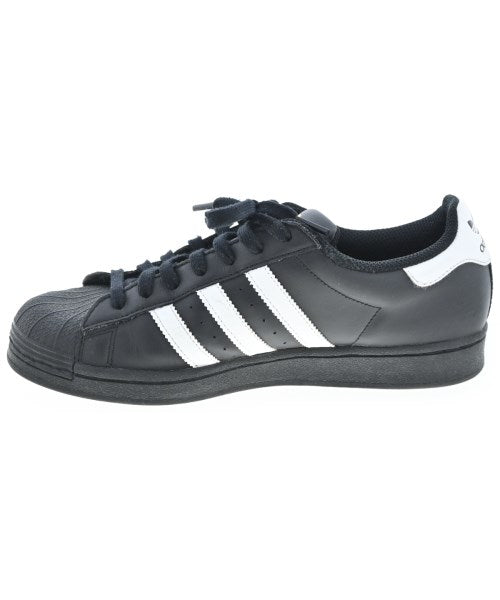 adidas รองเท้าผ้าใบ
