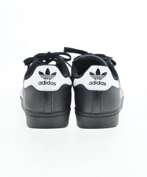 adidas รองเท้าผ้าใบ