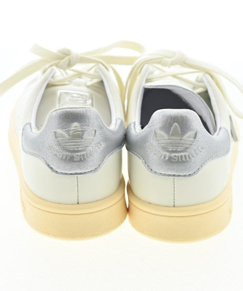 adidas รองเท้าผ้าใบ