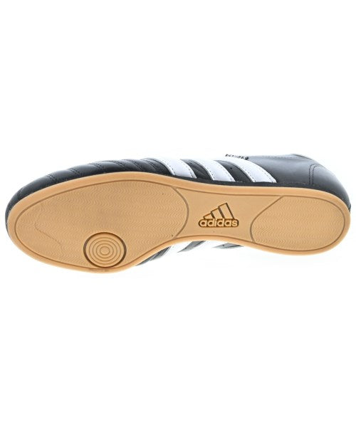 adidas รองเท้าผ้าใบ