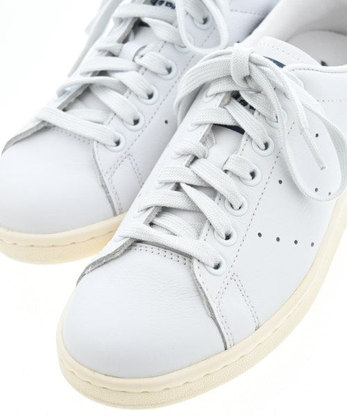 adidas รองเท้าผ้าใบ