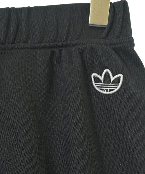 adidas กระโปรงยาวถึงเข่า