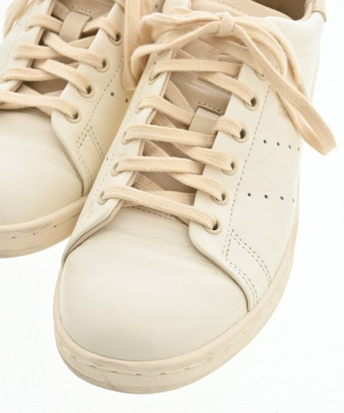 adidas รองเท้าผ้าใบ