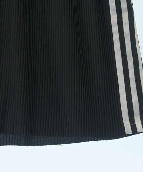 adidas กระโปรงสั้น