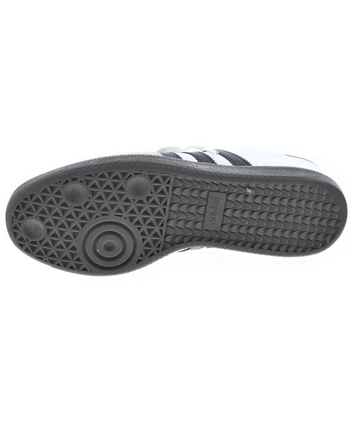 adidas รองเท้าผ้าใบ