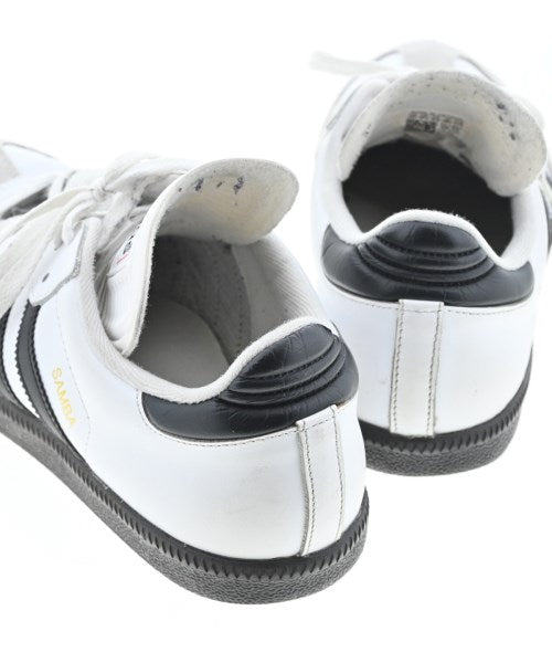 adidas รองเท้าผ้าใบ