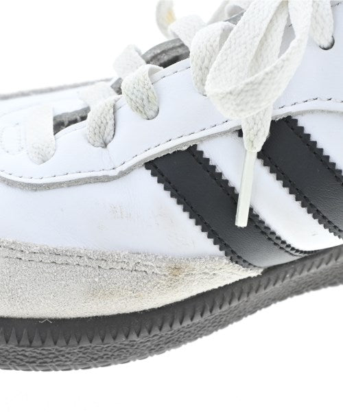 adidas รองเท้าผ้าใบ