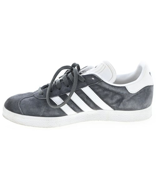 adidas รองเท้าผ้าใบ