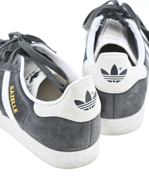 adidas รองเท้าผ้าใบ