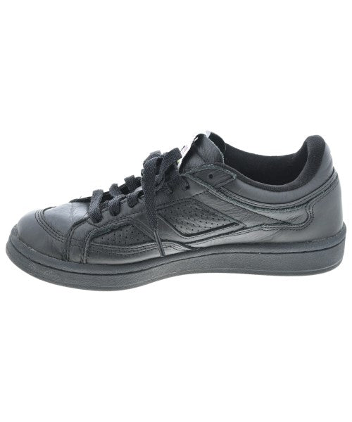 FUCKING AWESOME รองเท้าผ้าใบ