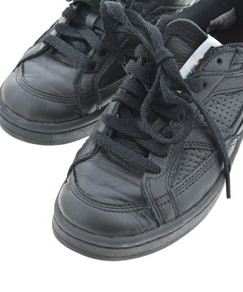 FUCKING AWESOME รองเท้าผ้าใบ