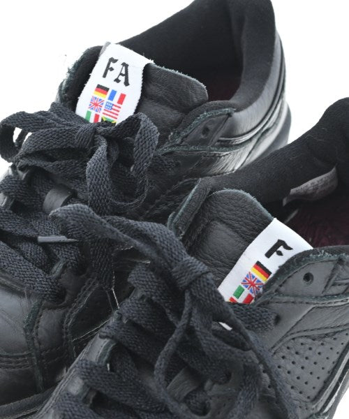 FUCKING AWESOME รองเท้าผ้าใบ