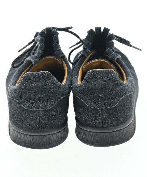 adidas รองเท้าผ้าใบ