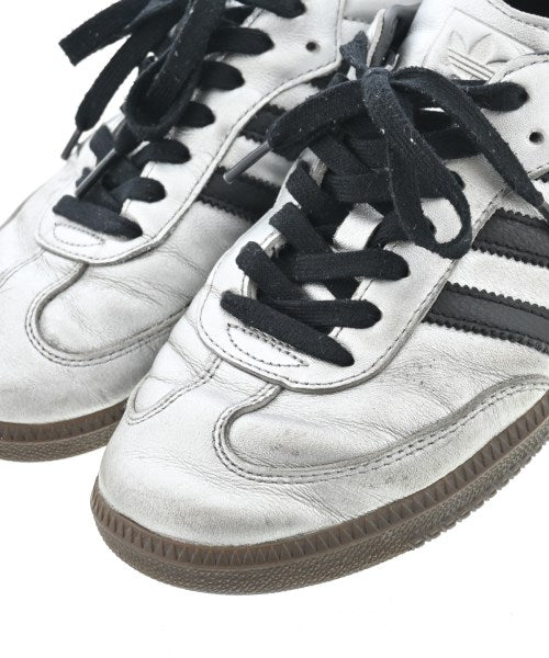 adidas รองเท้าผ้าใบ