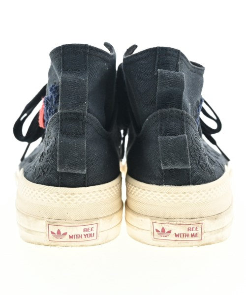 adidas รองเท้าผ้าใบ