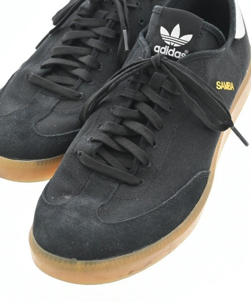 adidas รองเท้าผ้าใบ