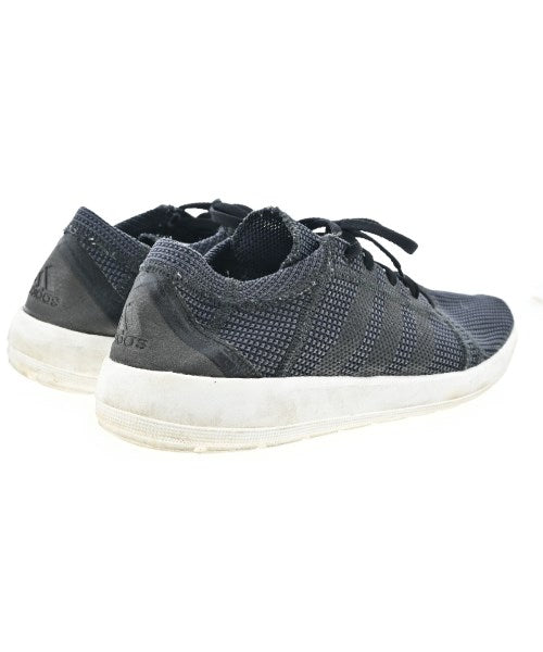 adidas รองเท้าผ้าใบ
