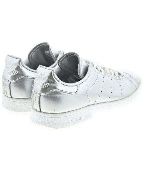 adidas รองเท้าผ้าใบ