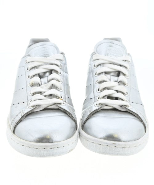 adidas รองเท้าผ้าใบ