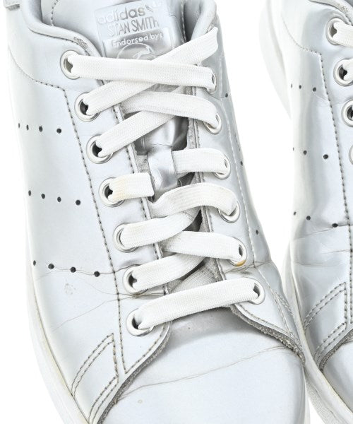 adidas รองเท้าผ้าใบ