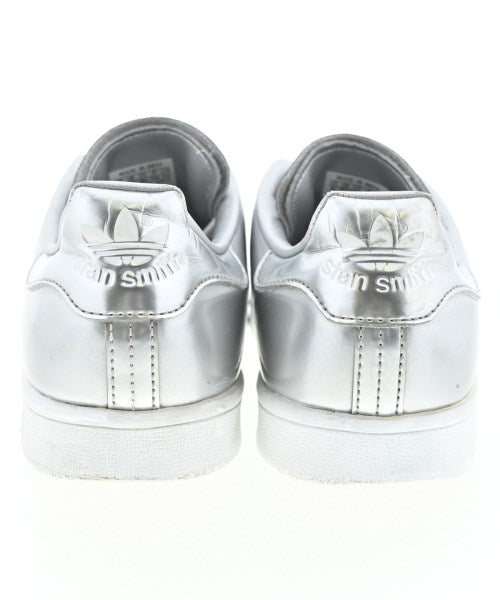 adidas รองเท้าผ้าใบ