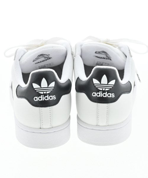 adidas รองเท้าผ้าใบ