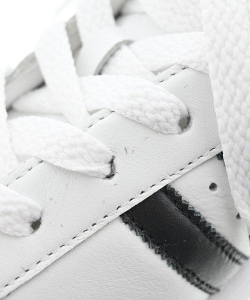adidas รองเท้าผ้าใบ