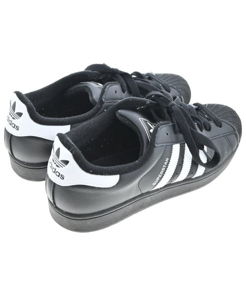adidas รองเท้าผ้าใบ