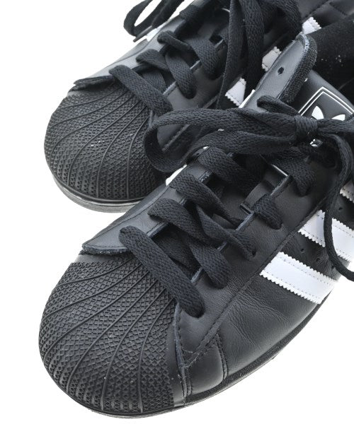 adidas รองเท้าผ้าใบ
