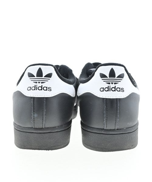 adidas รองเท้าผ้าใบ