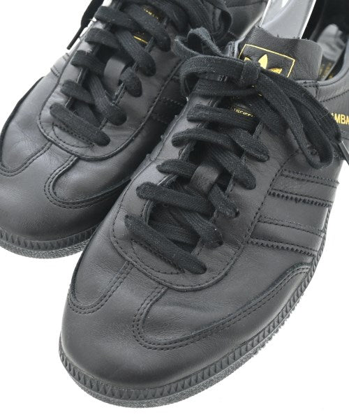 adidas รองเท้าผ้าใบ