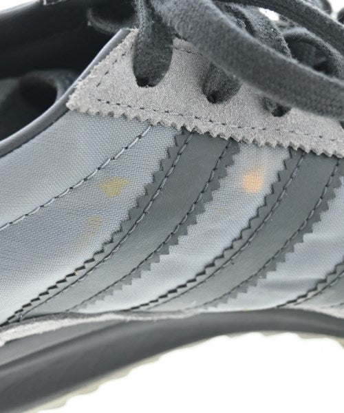 adidas รองเท้าผ้าใบ