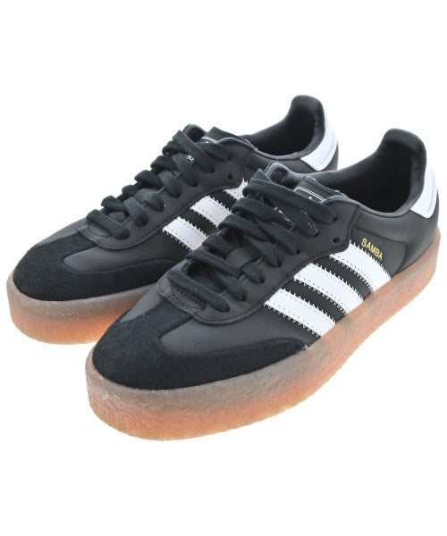 adidas รองเท้าผ้าใบ