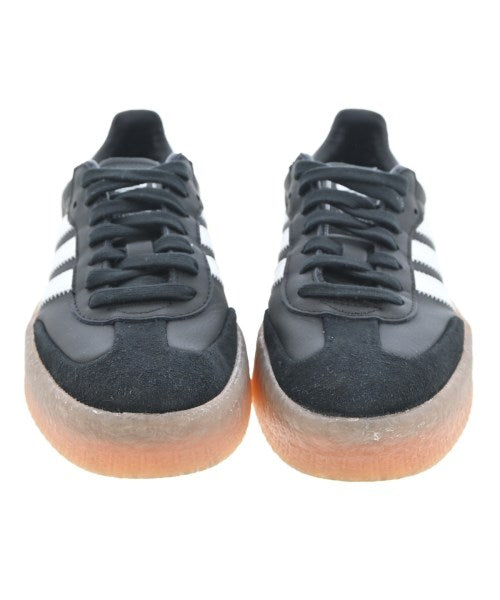 adidas รองเท้าผ้าใบ