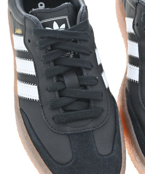 adidas รองเท้าผ้าใบ
