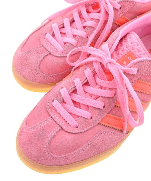 adidas รองเท้าผ้าใบ