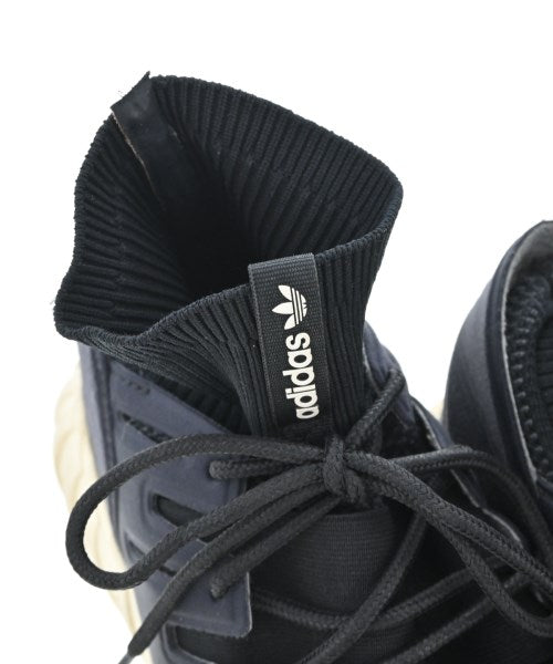 adidas รองเท้าผ้าใบ