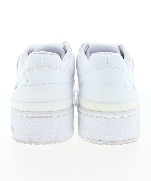 adidas รองเท้าผ้าใบ