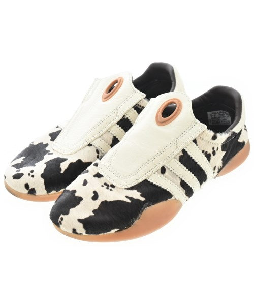 adidas รองเท้าผ้าใบ