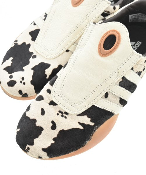 adidas รองเท้าผ้าใบ