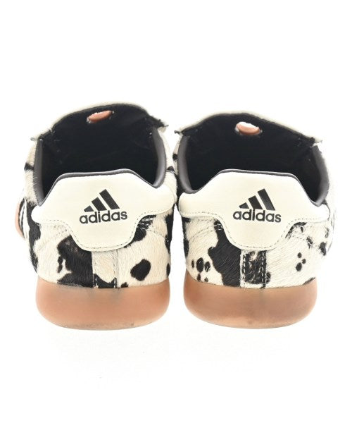 adidas รองเท้าผ้าใบ