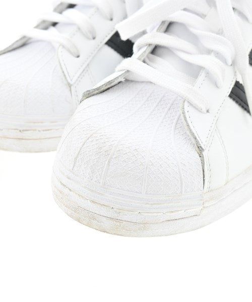 adidas รองเท้าผ้าใบ