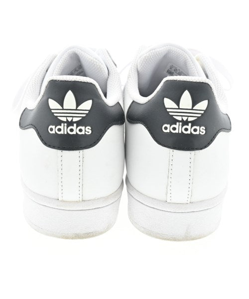 adidas รองเท้าผ้าใบ