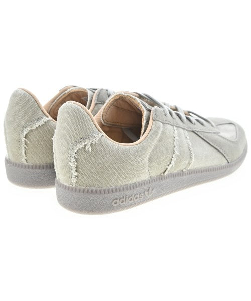 adidas รองเท้าผ้าใบ