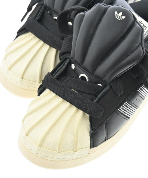 adidas รองเท้าผ้าใบ