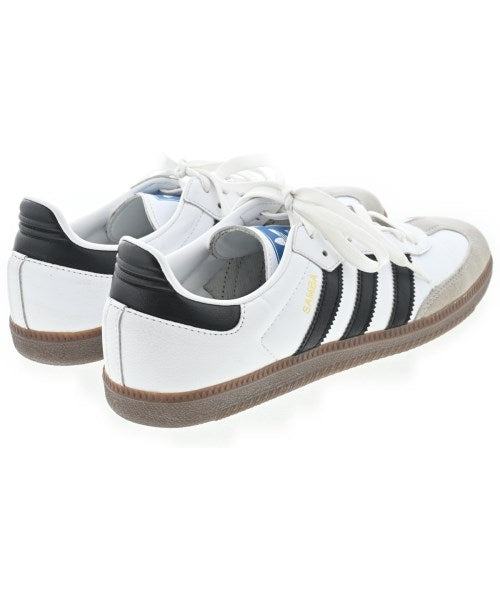 adidas รองเท้าผ้าใบ